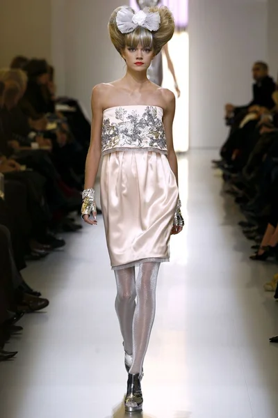 Look 44